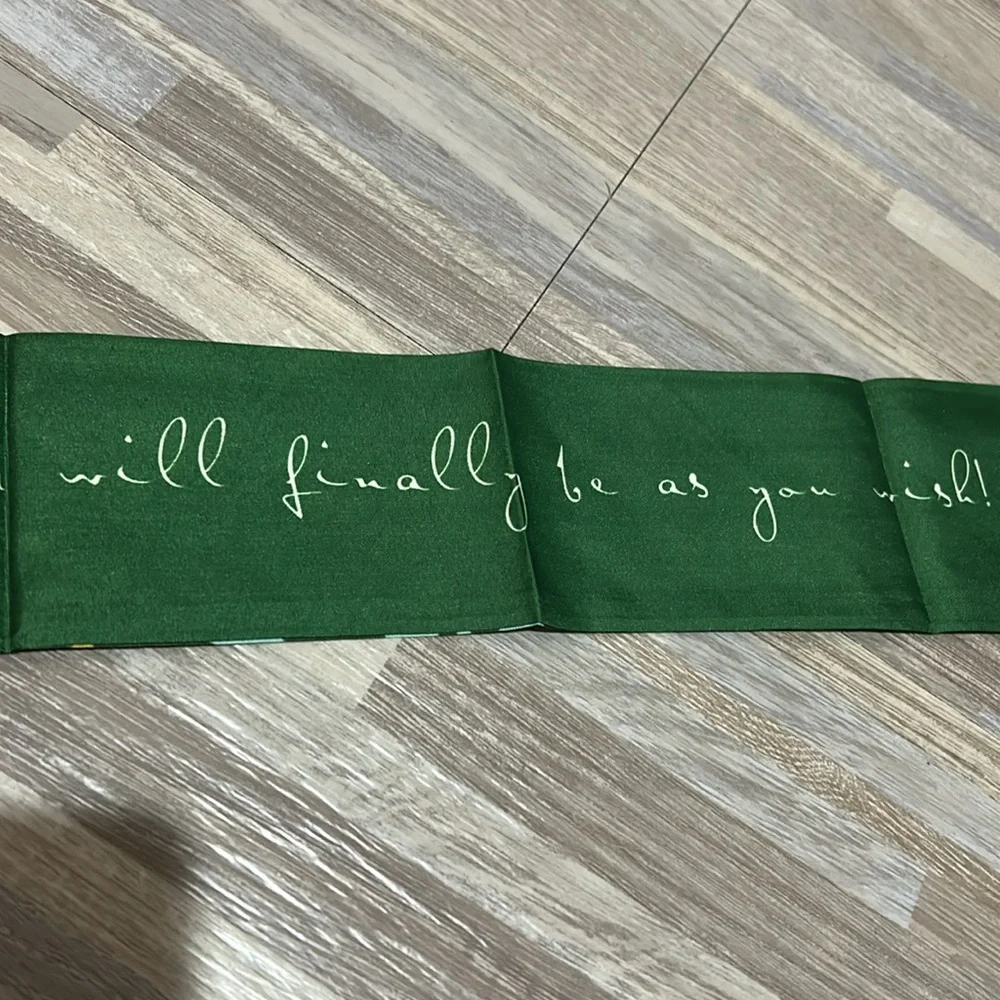 Twilly New Beautiful green colors. Beautiful inscription inside.